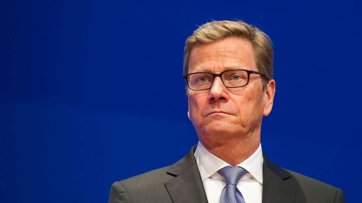 Guido Westerwelle's Battle: From Chemotherapy to 'Zwischen zwei Leben'